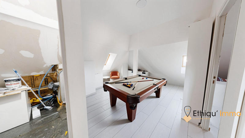 Maison - 227 m² - 15 pièces