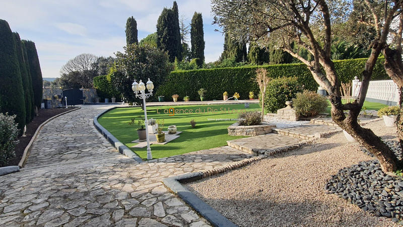 Villa - 190 m² - 6 pièces