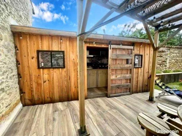 Maison - 225 m² - 8 pièces