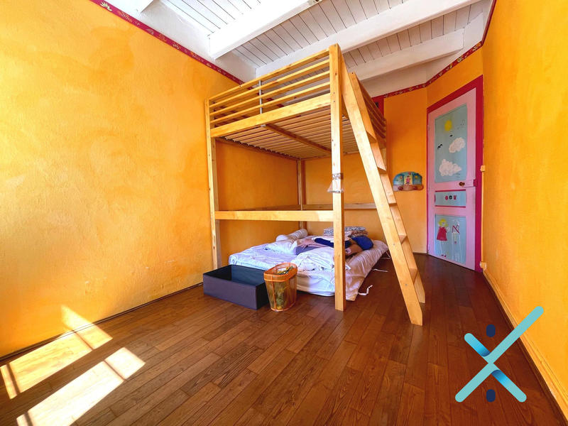 Maison - 280 m² - 11 pièces