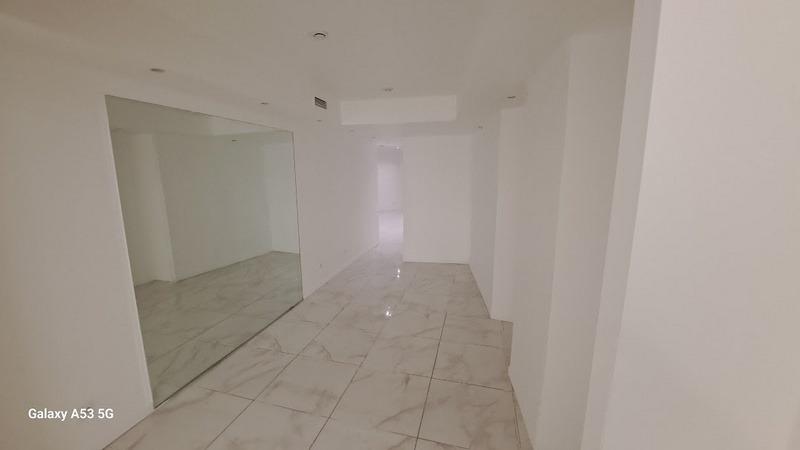 Local commercial - 115 m² - 1 pièce