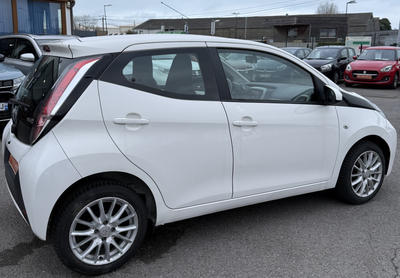 Toyota Aygo 1.O X 5 Portes Automatic
