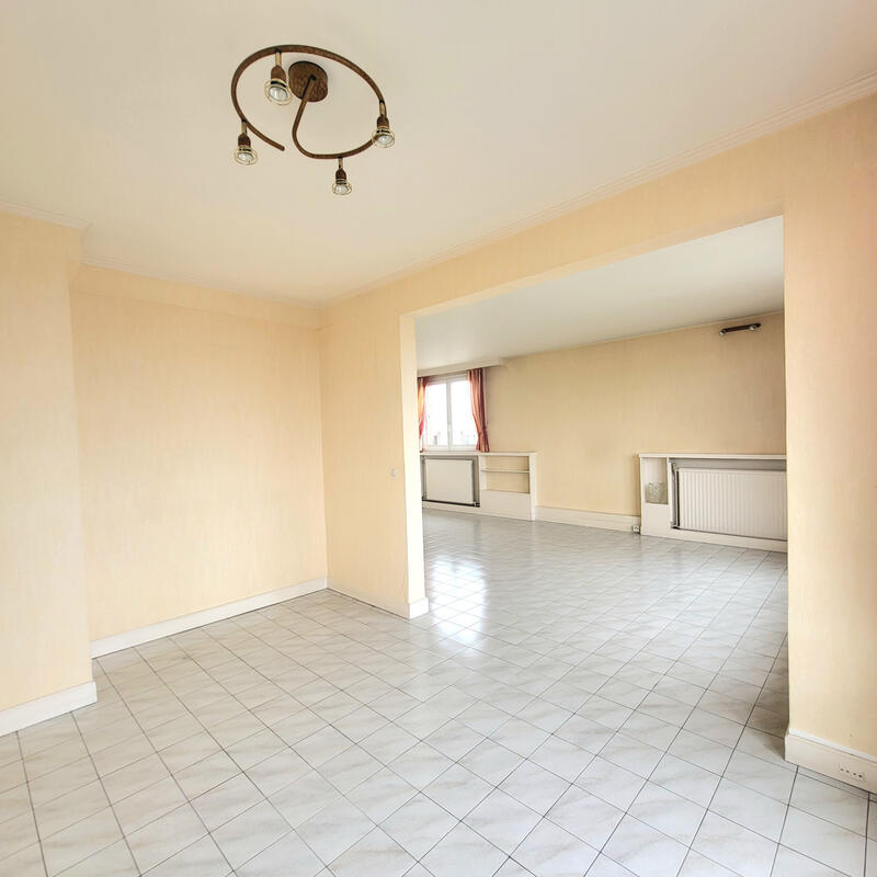 Appartement - 104 m² - 5 pièces