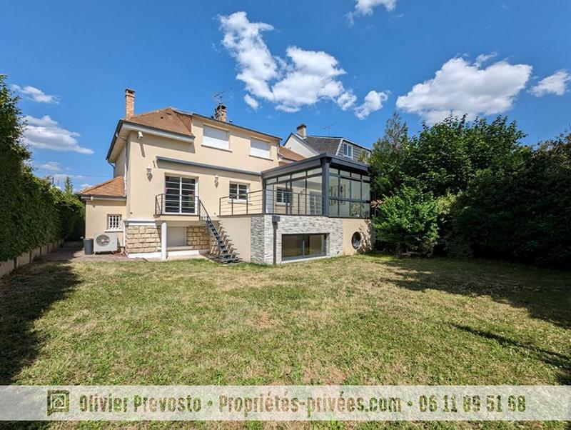 Maison - 235 m² - 9 pièces