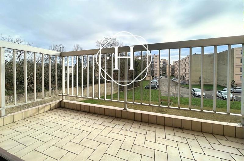 Appartement - 77 m² - 4 pièces