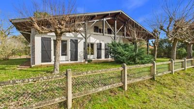 Maison - 150 m² - 7 pièces