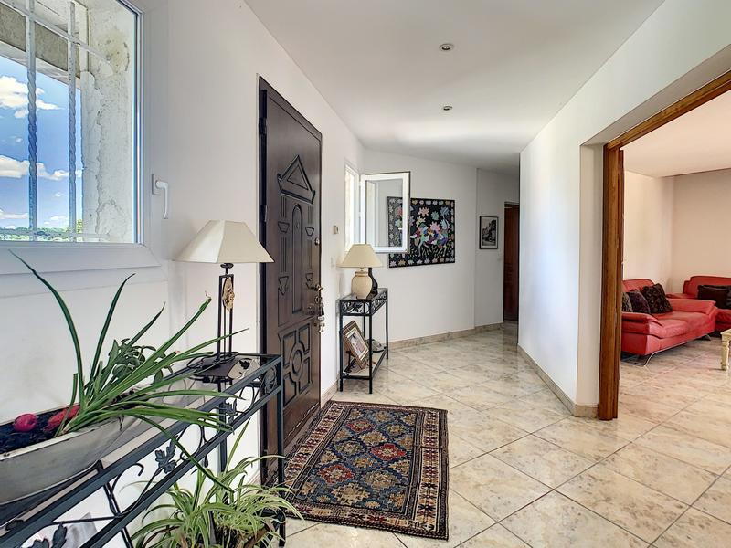 Villa - 184 m² - 6 pièces