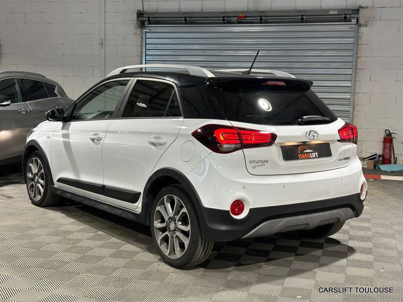 Hyundai i20 1.0 t-Gdi -Black Ride - 11 000 Kms Garantis Premiere Main