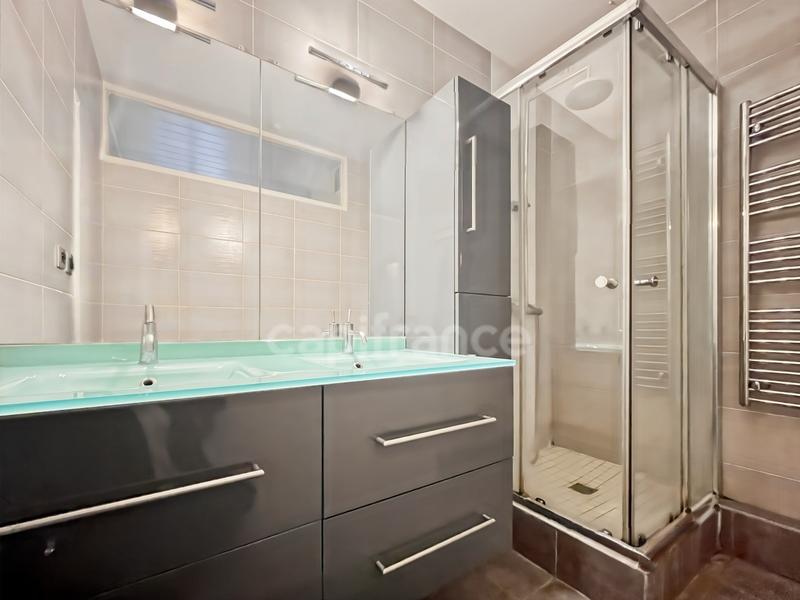 Appartement - 75 m² - 4 pièces