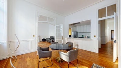 Appartement - 136 m² - 5 pièces