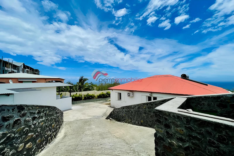 Maison - 94 m² - 4 pièces