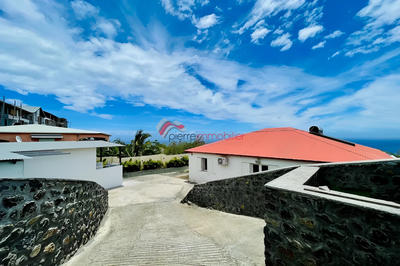 Maison - 94 m² - 4 pièces