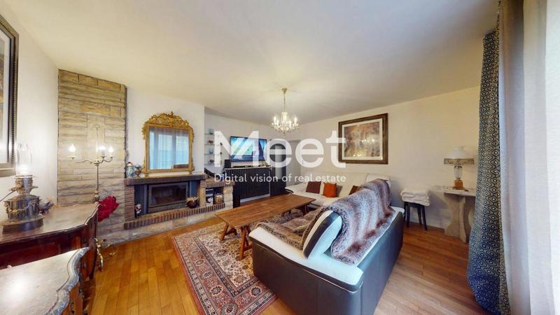 Maison - 220 m² - 6 pièces