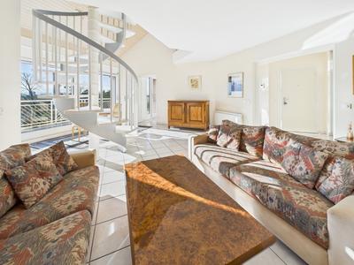 Appartement - 152 m² - 4 pièces