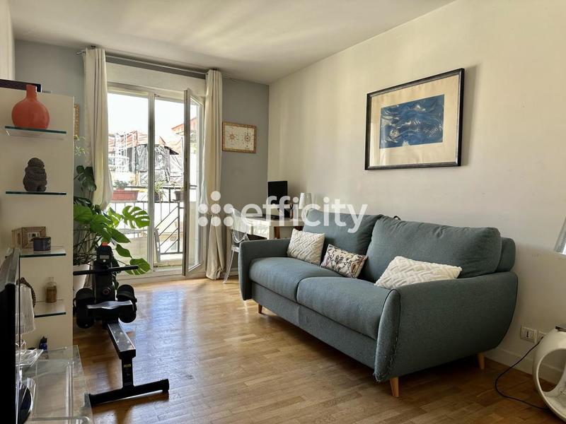 Appartement - 99 m² - 4 pièces
