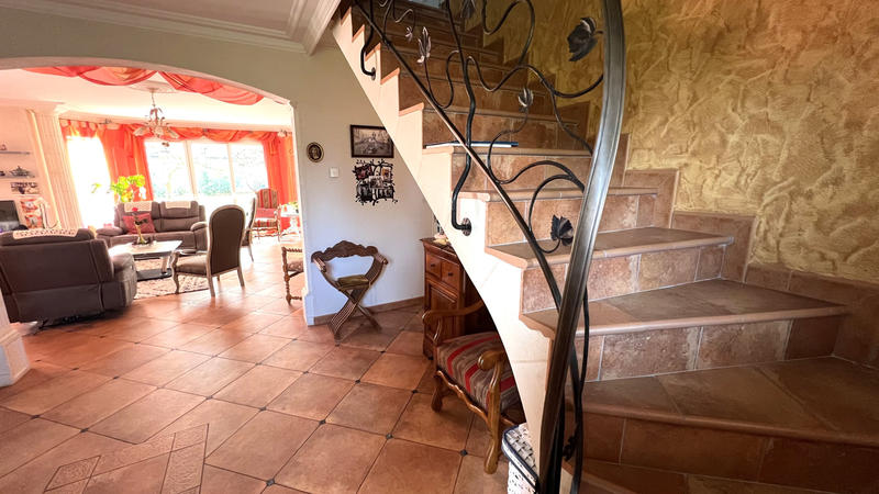 Maison - 180 m² - 6 pièces