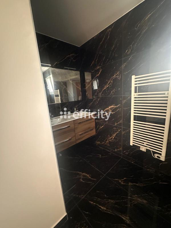 Appartement - 105 m² - 4 pièces