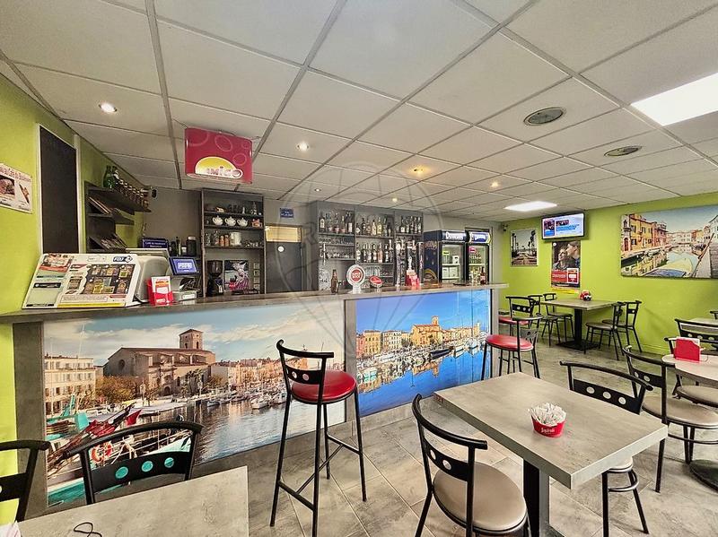 Local commercial - 90 m² - 5 pièces