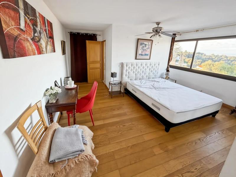 Appartement - 183 m² - 6 pièces