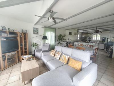 Maison traditionnelle - 166 m² - 6 pièces