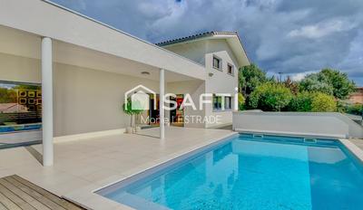 Maison - 195 m² - 6 pièces