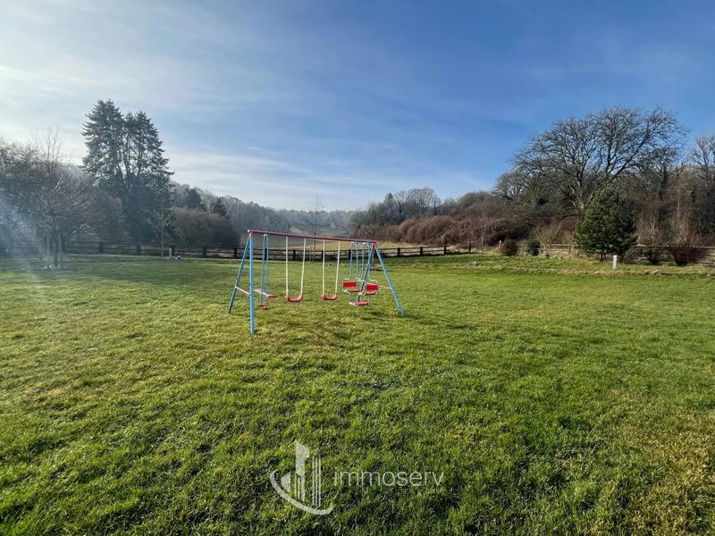 Maison - 240 m² - 7 pièces