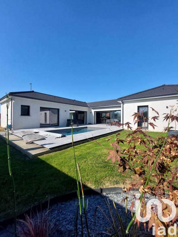 Maison - 140 m² - 5 pièces