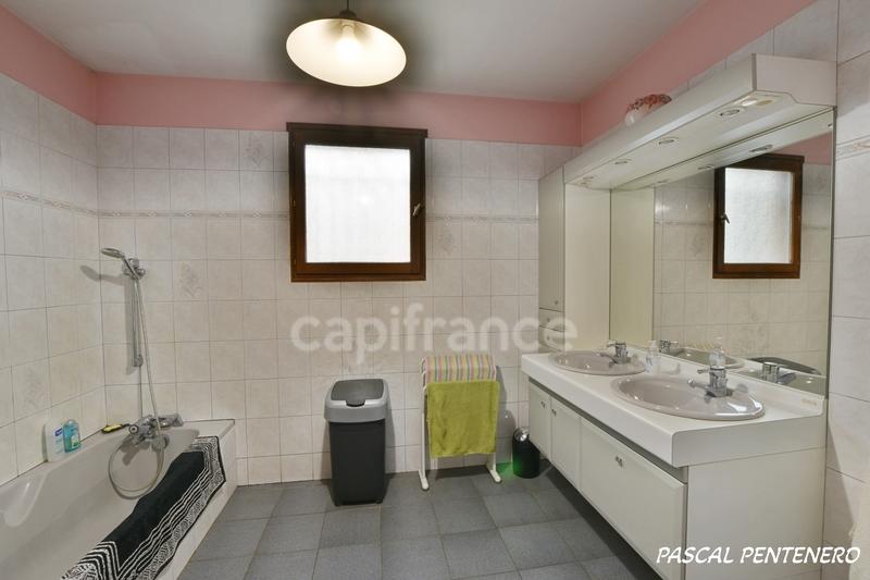 Maison - 153 m² - 6 pièces