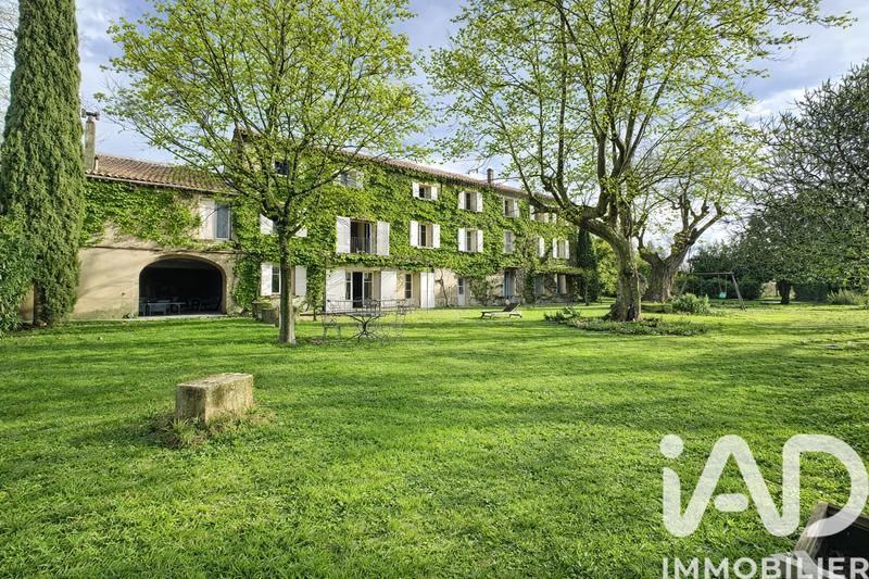 Maison - 460 m² - 13 pièces