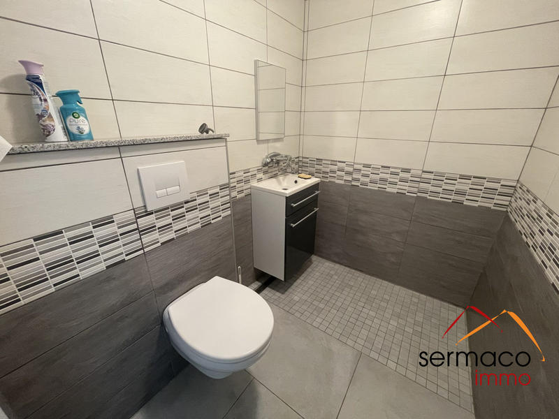 Local commercial - 94 m² - 4 pièces