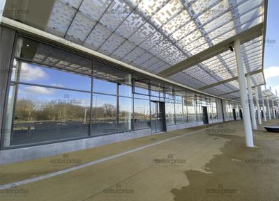 Local commercial - 1 370 m²