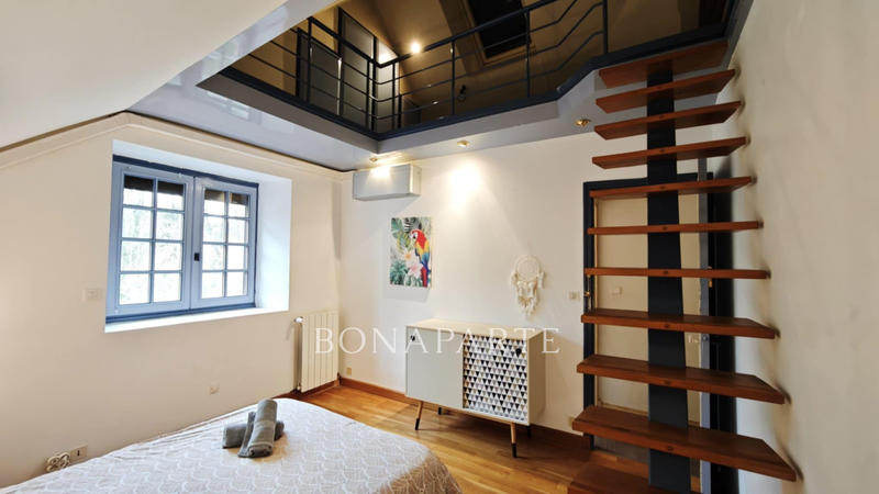 Maison - 367 m² - 16 pièces