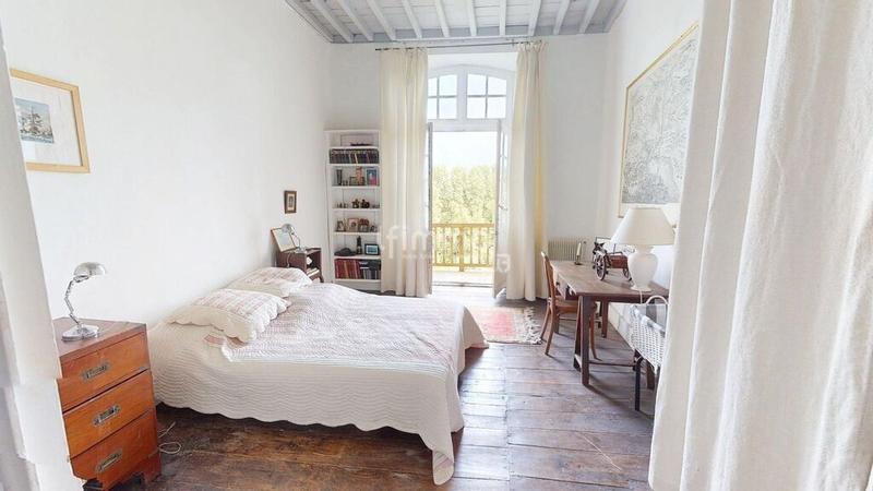 Demeure - 644 m² - 25 pièces