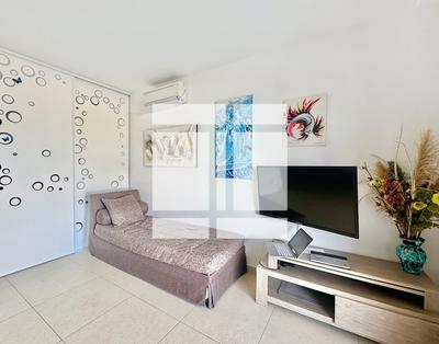 Studio - 30 m² - 1 pièce