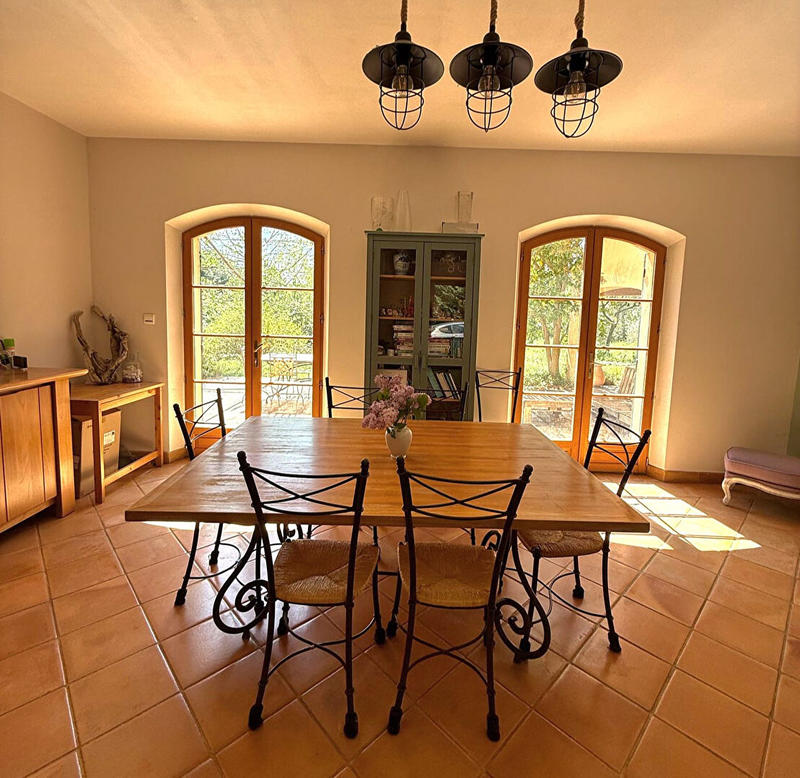 Maison - 200 m² - 7 pièces