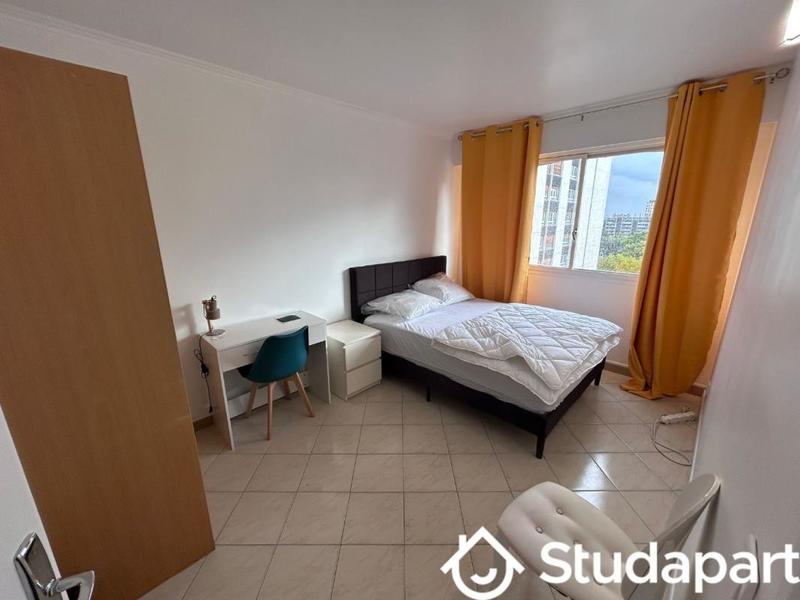 Chambre - 14 m² - 1 pièce