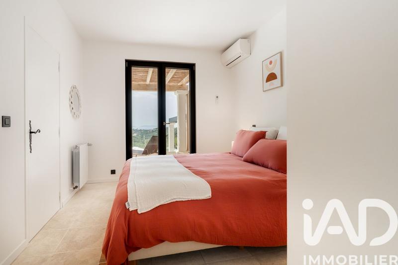 Maison - 370 m² - 7 pièces