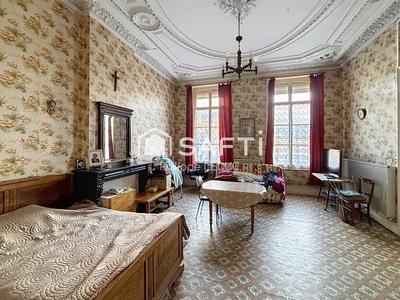 Maison - 259 m² - 8 pièces