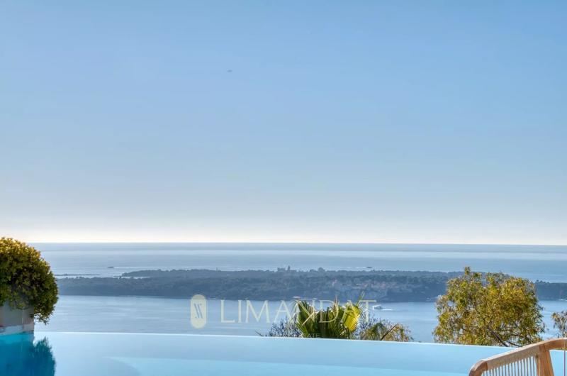 Villa - 320 m² - 6 pièces