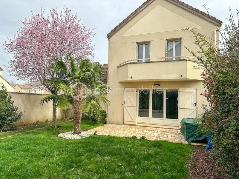 Maison - 95 m² - 5 pièces