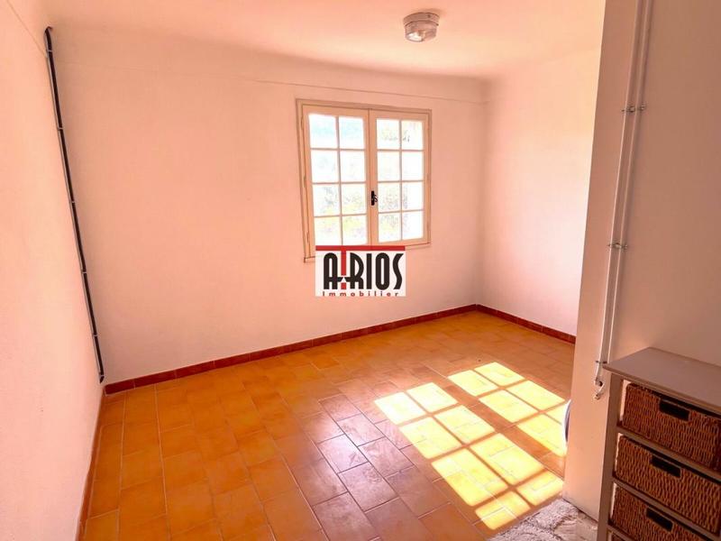 Local d'activité / Entrepôt - 169 m²