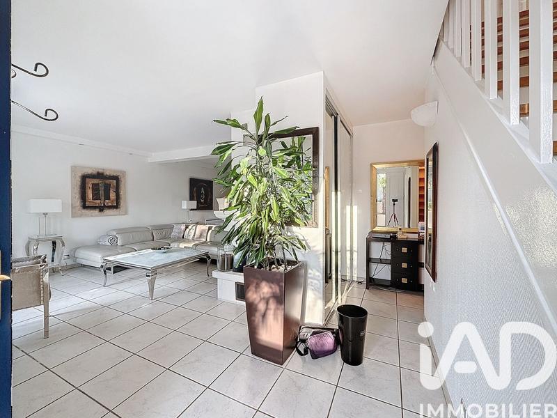 Maison - 248 m² - 8 pièces