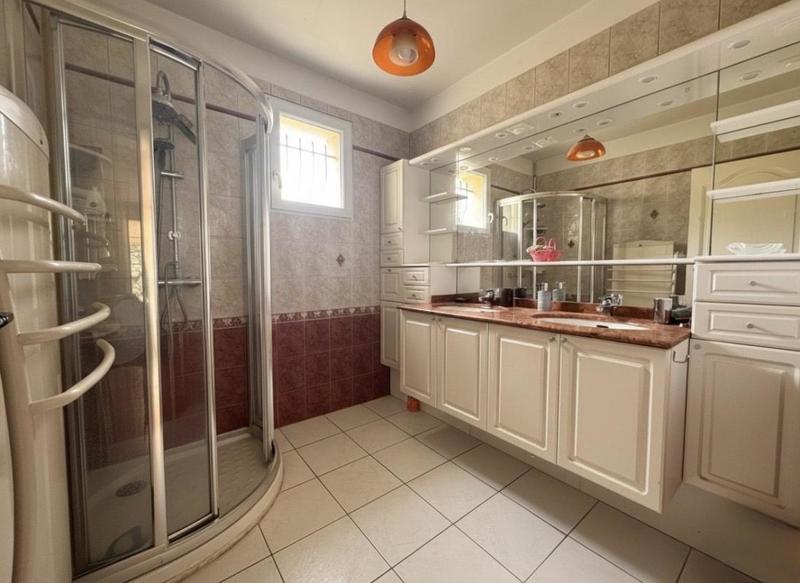 Maison - 198 m² - 7 pièces