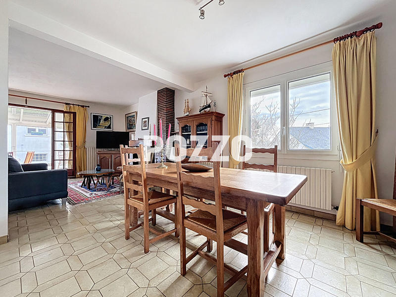 Maison - 159 m² - 7 pièces