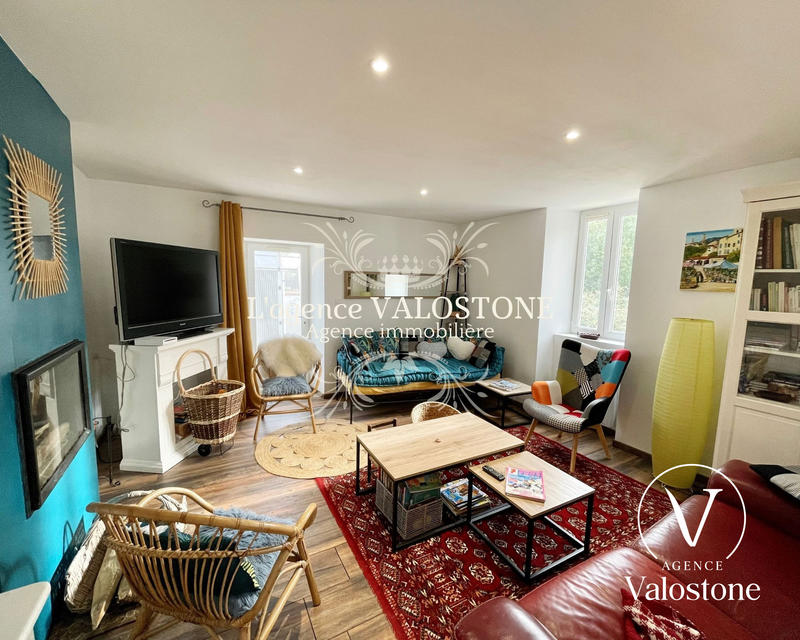 Maison traditionnelle - 255 m² - 4 pièces