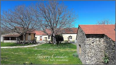 Maison - 139 m² - 7 pièces