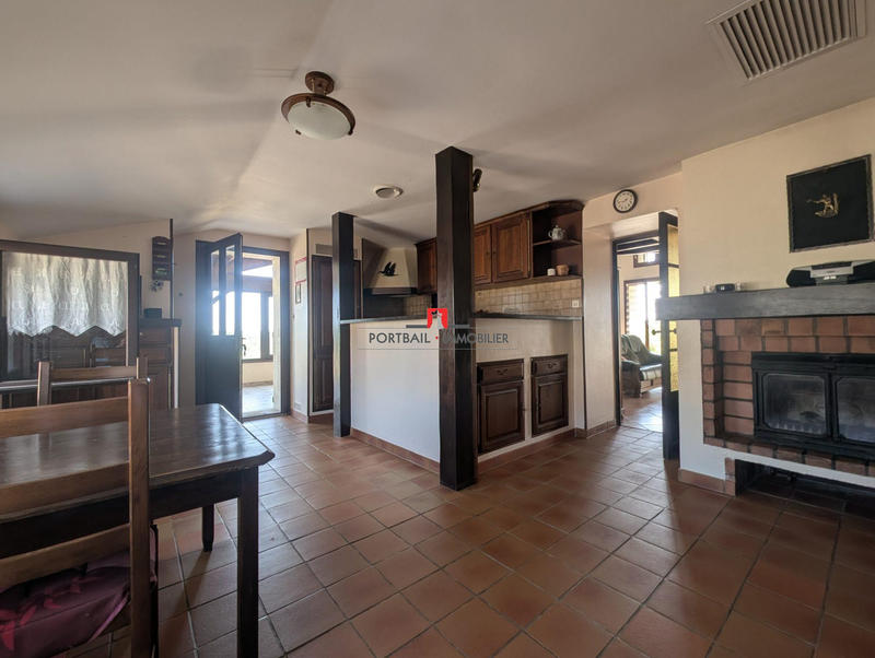 Maison - 140 m² - 4 pièces