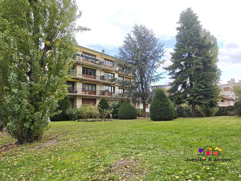 Appartement - 99 m² - 5 pièces