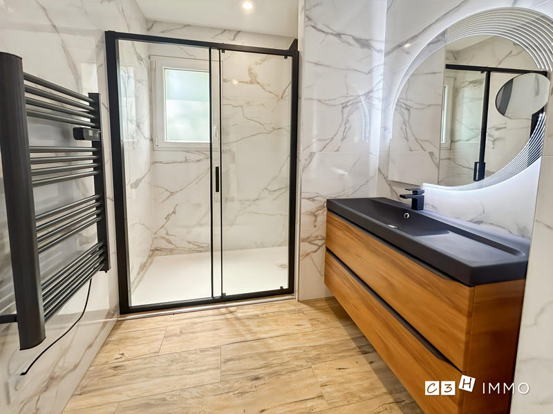 Maison - 110 m² - 4 pièces