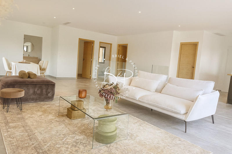 Maison - 99 m² - 4 pièces